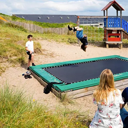 6 Person On A In Ringk Bing *